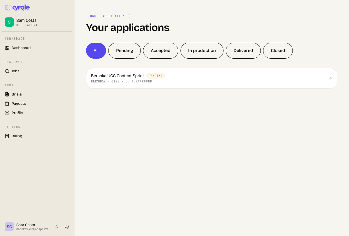Applications list with status filters
